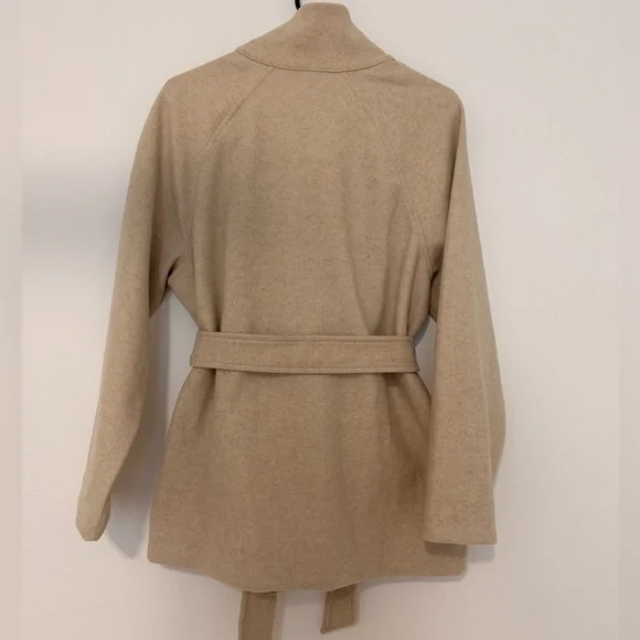 Banana Republic Light - weight Brushed jacket - Picture 2 of 4